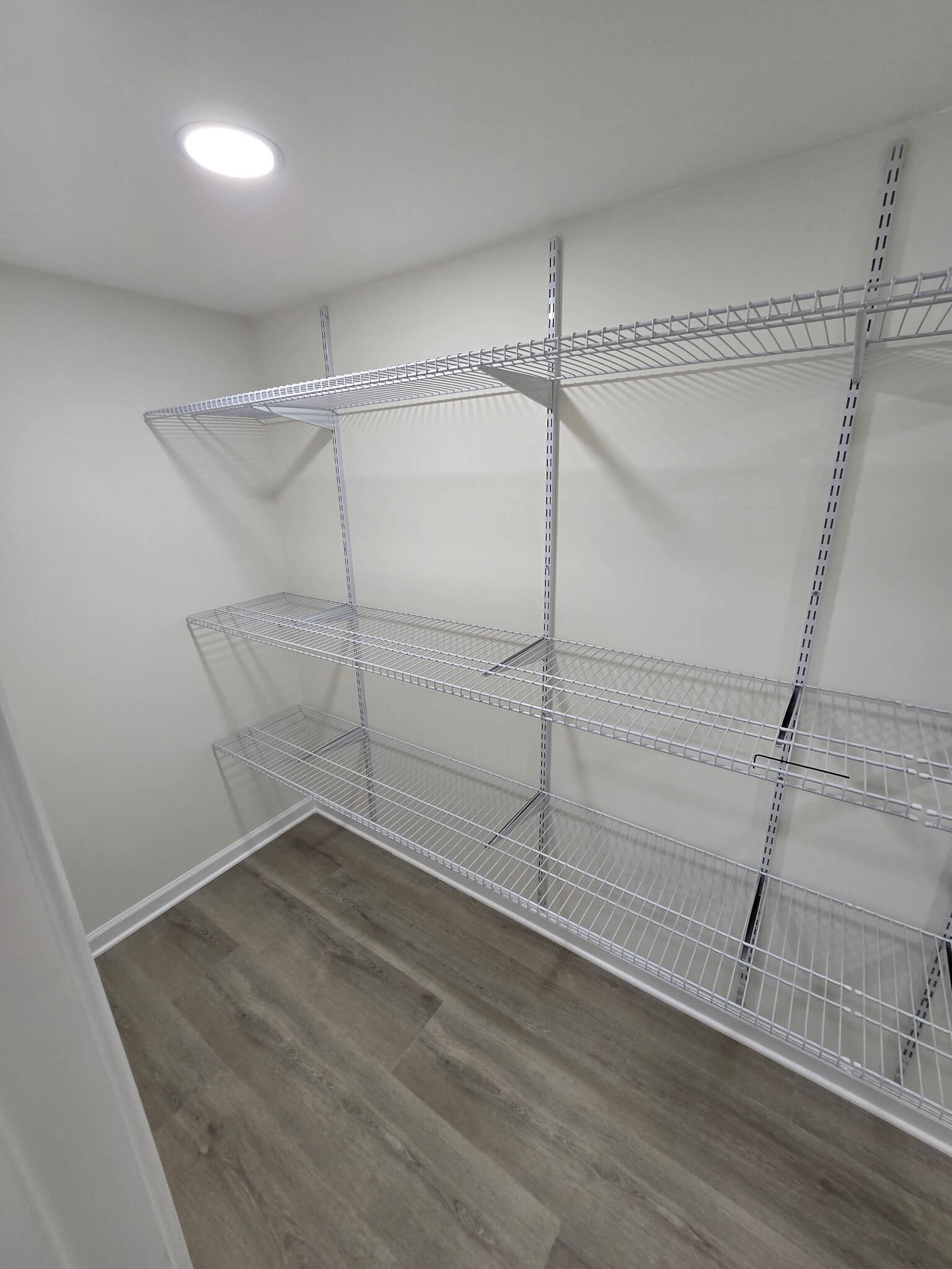 Secondary closet detail